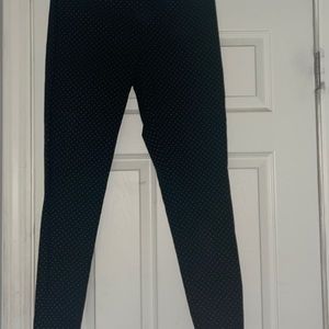 Dressed pants never worn . Size medium